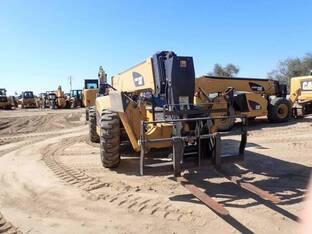 2019 Caterpillar TL1055D