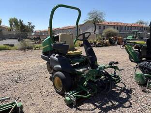 2017 John Deere 2500B
