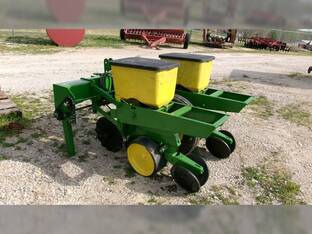 1983 John Deere 7100