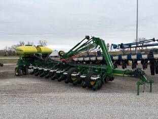 2010 John Deere 1770NT