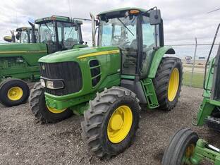 2011 John Deere 7130