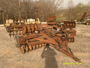 77 International 470