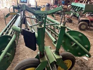 2004 John Deere 705