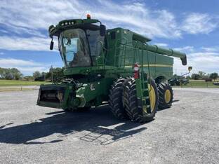 2017 John Deere S670