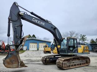 2019 John Deere 300G LC