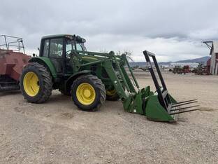 2010 John Deere 7330 Premium