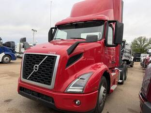 2021 Volvo VNR64T300