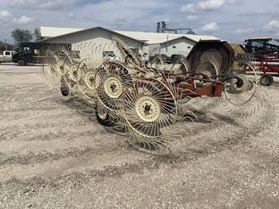 1990 Hesston 3882
