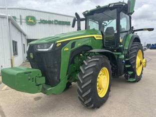 2023 John Deere 8R 250