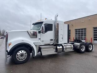 2027 Kenworth W990