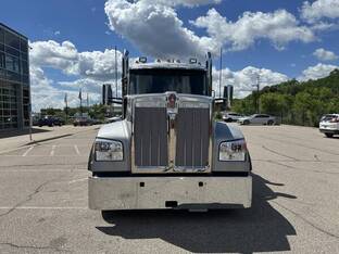 2027 Kenworth W990