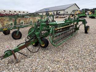 John Deere 700