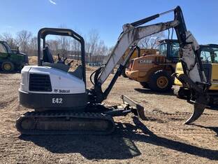 2015 Bobcat E42