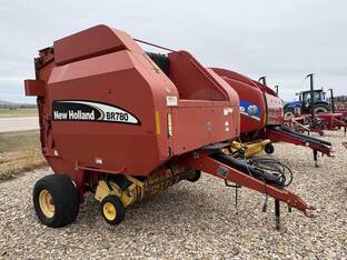 New Holland BR780