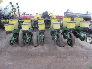 1990 John Deere 7200