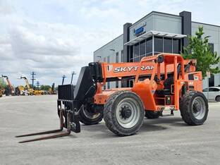 2018 JLG 8042