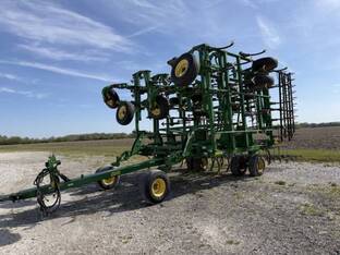 2013 John Deere 2210