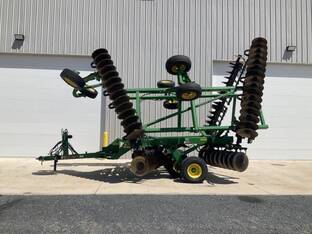 2023 John Deere 2633