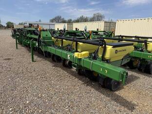 2019 John Deere 1725