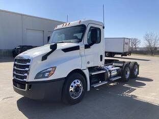 2019 Freightliner CASCADIA 126
