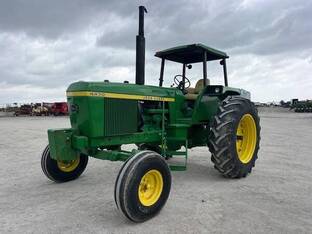 John Deere 4430