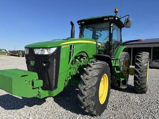 2012 John Deere 8260R