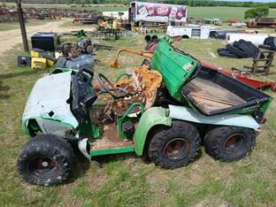 John Deere Gator