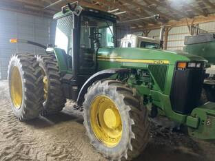 2001 John Deere 8210