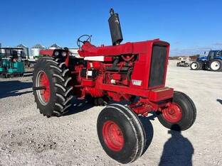 International 856