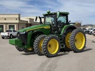 2023 John Deere 8R 370