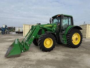 2010 John Deere 7330