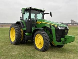 2025 John Deere 8R 250