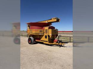 2010 HayBuster H1130