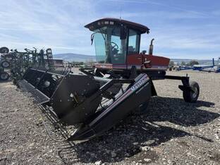 2001 MacDon Industries 9350