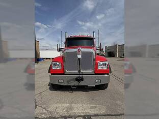 2027 Kenworth T880
