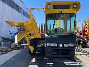 New Holland STACKCRUISER 102