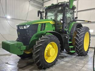 2023 John Deere 7R 330