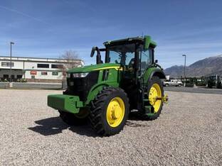2025 John Deere 7R 210