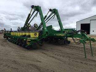 2002 John Deere 1770