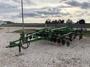 2012 John Deere 2700