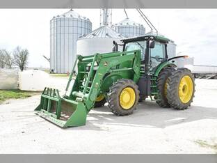 2013 John Deere 7215R
