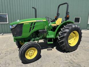 John Deere 5065E