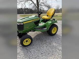 2025 John Deere X738