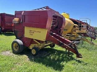 New Holland 848