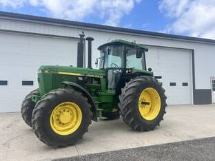 John Deere 4055