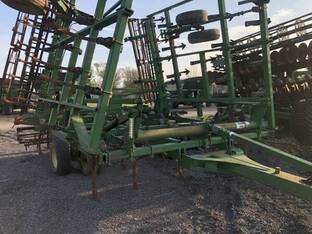 2007 John Deere 2210