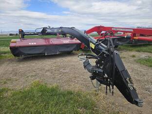 2013 MacDon Industries R85