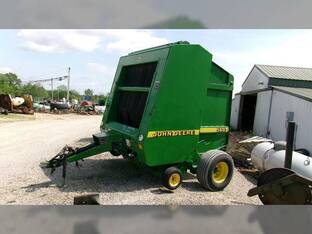 1997 John Deere 566