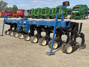 1997 Kinze 1500