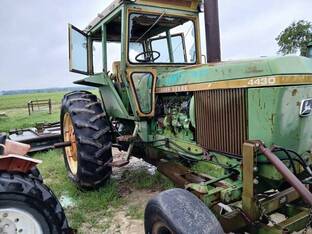John Deere 4430